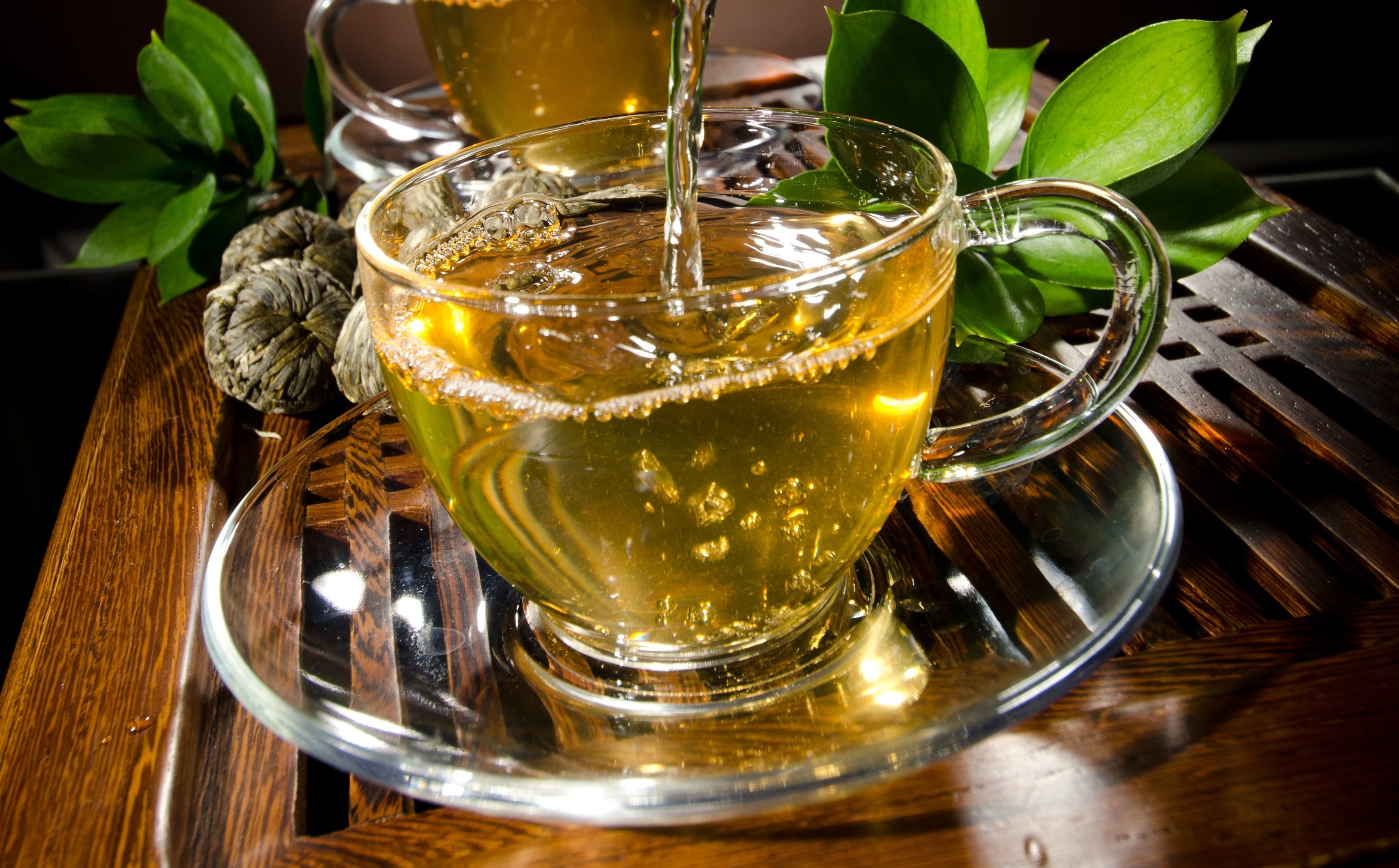 Зеленый чай вечером. Зеленый чай. Чашка зеленого чая. Красивый чай. Чай (напиток).