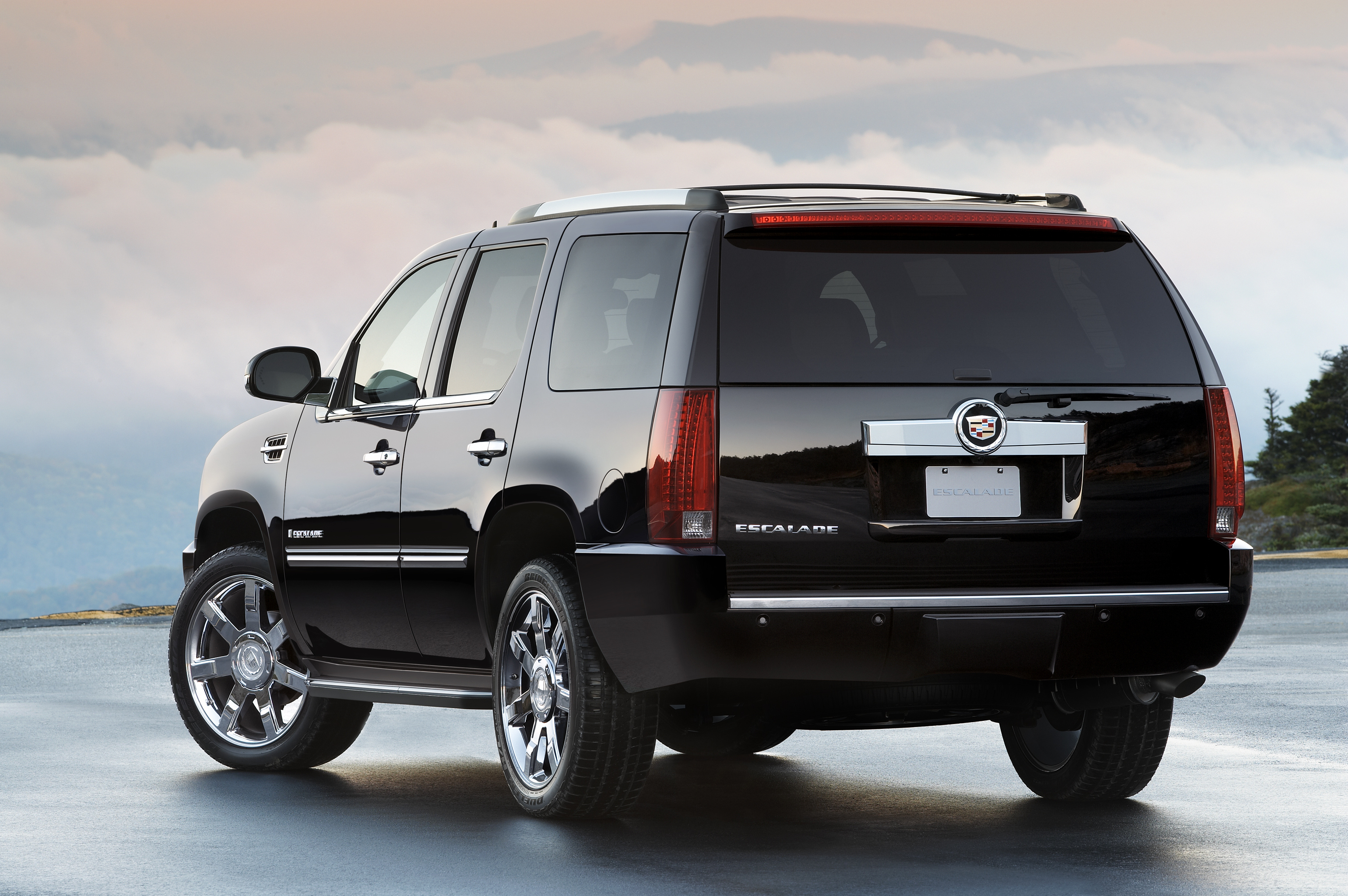 Высокие иномарки. Кадиллак Эскалейд 2006. Cadillac Escalade 2007. Cadillac Escalade 3. Cadillac Escalade 2008.