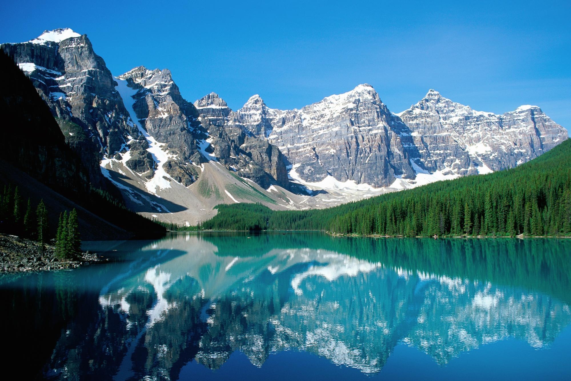 Canada lakes. Озеро Морейн в Канаде. Озеро Банф Канада. Озеро Морейн. Национальный парк Банф. Ледниковое озеро Морейн, Канада.