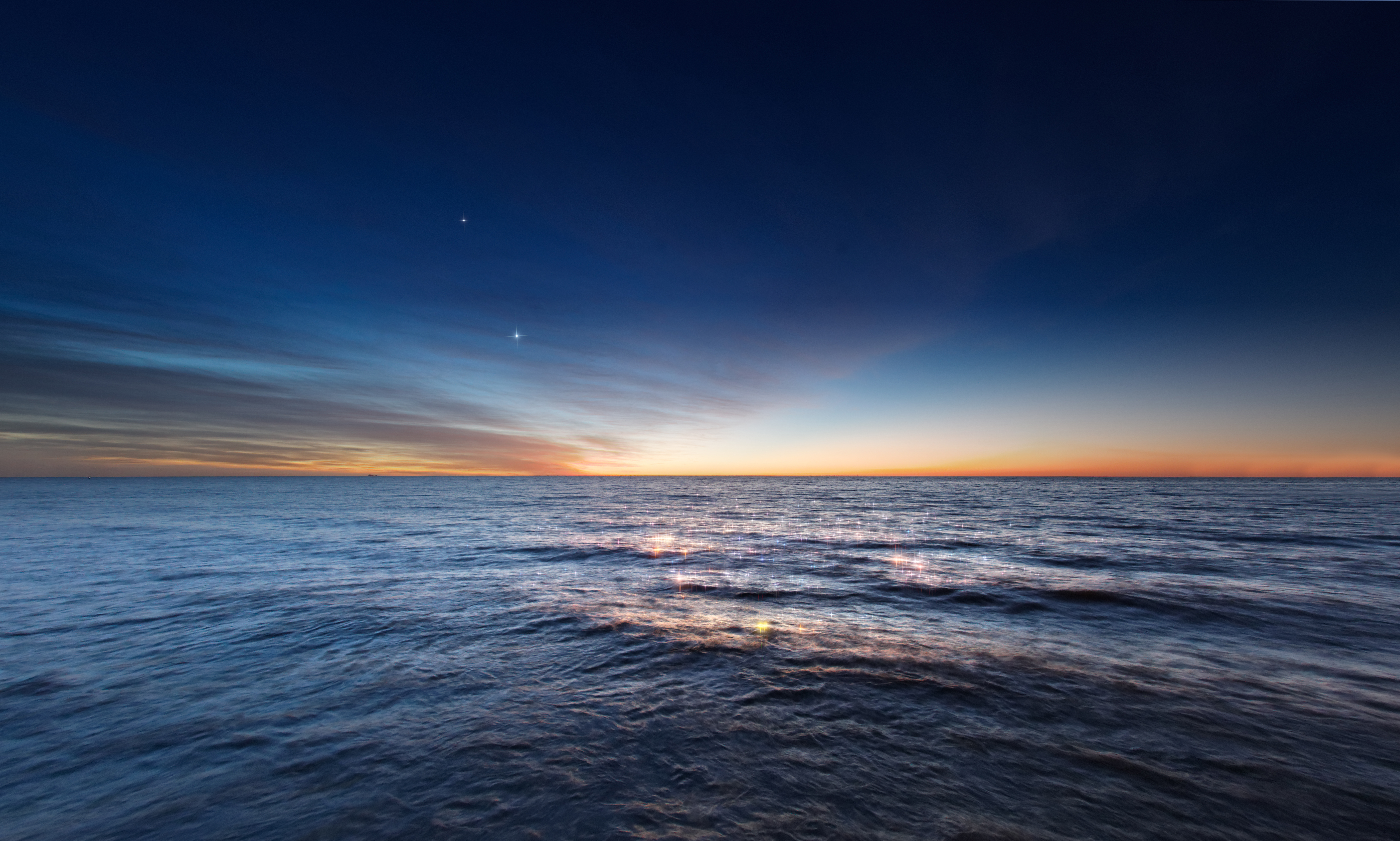 Спокойное фото. Ночное море. Ночь в море. Океан. Море Горизонт.