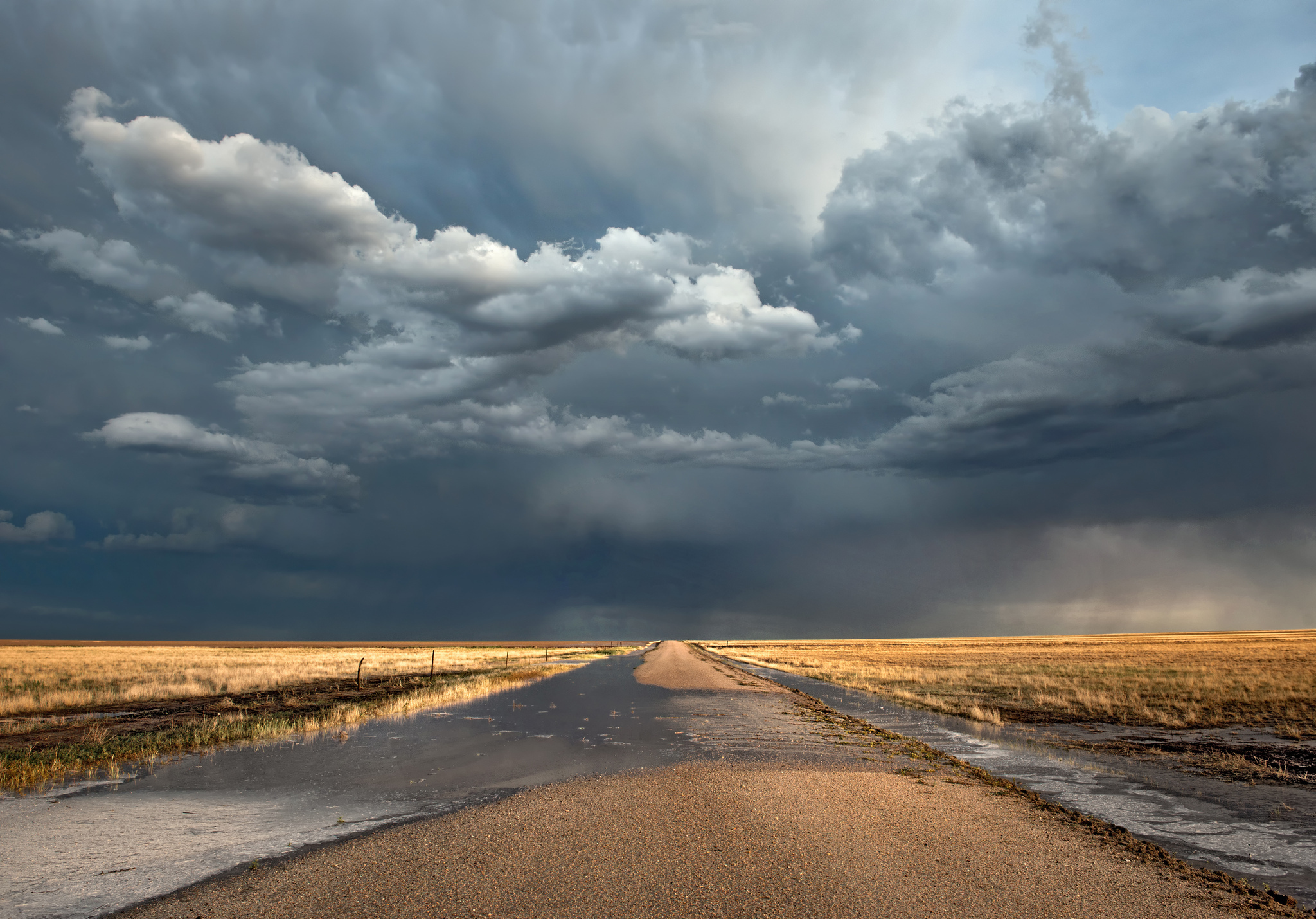 2002r rain cloud. Пасмурное небо. Хмурое небо. Дождливое небо. Пасмурное небо Горизонт.