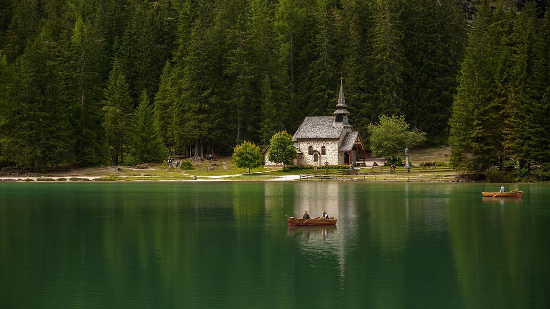 Озеро в домашних условиях. Фахверк Швейцария горы озеро лес. Штат Монтана домик у озера. Лес горы штат Монтана домик у озера.