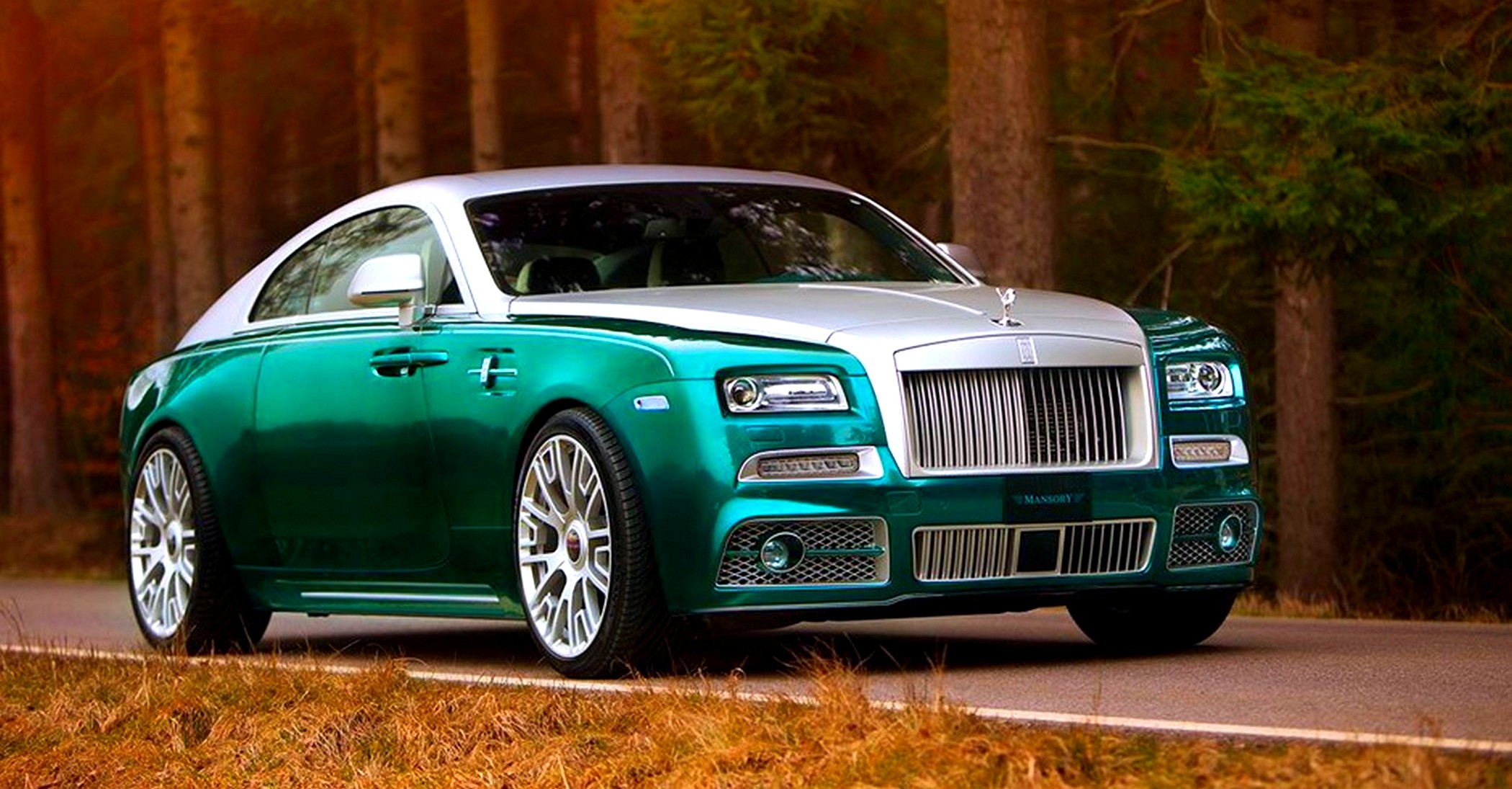 Найками роллс. Rolls Royce Mansory зеленый. Машина Mansory Rolls Royce Wraith. Rolls Royce Mansory. Rolls Royce Wraith 2022 Mansory.