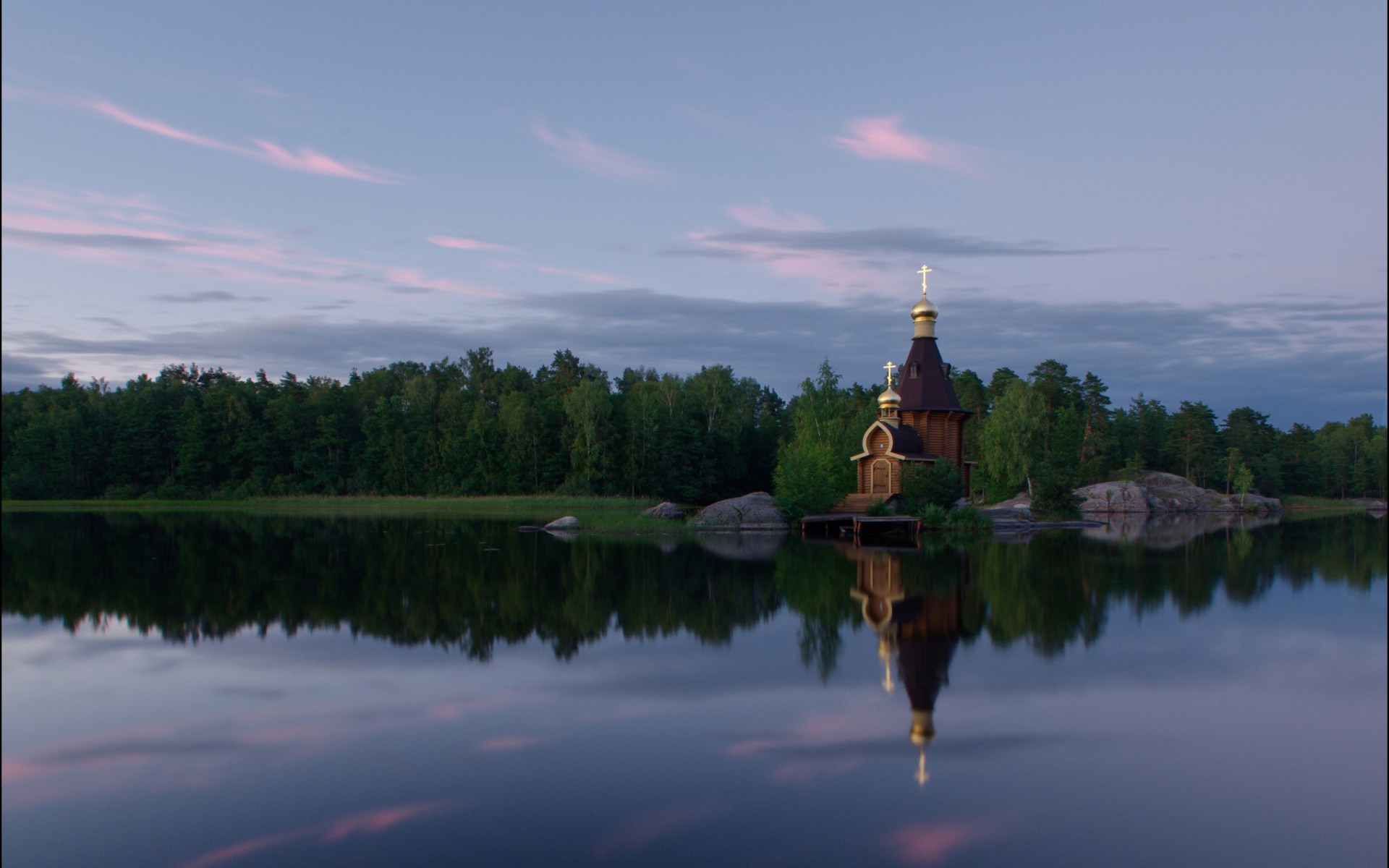 Церкви и храмы у воды