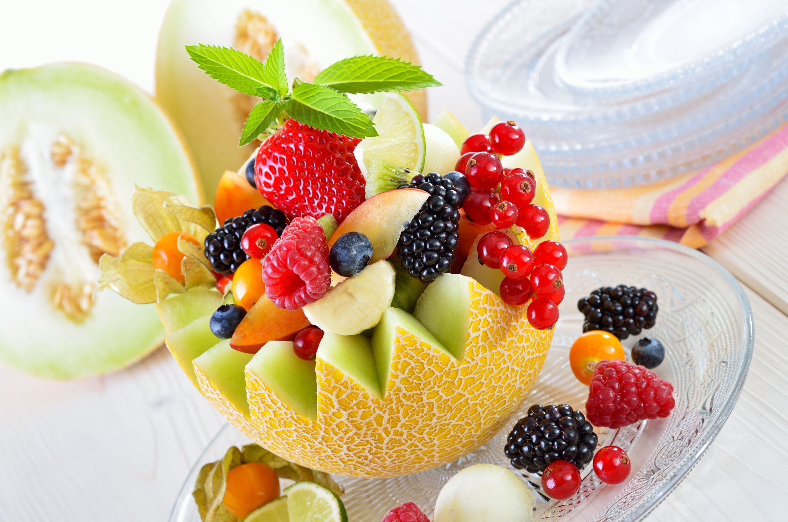 Фруктового утра. Красивые фрукты. Летние фрукты. Десерт с фруктами. Сочные фрукты.