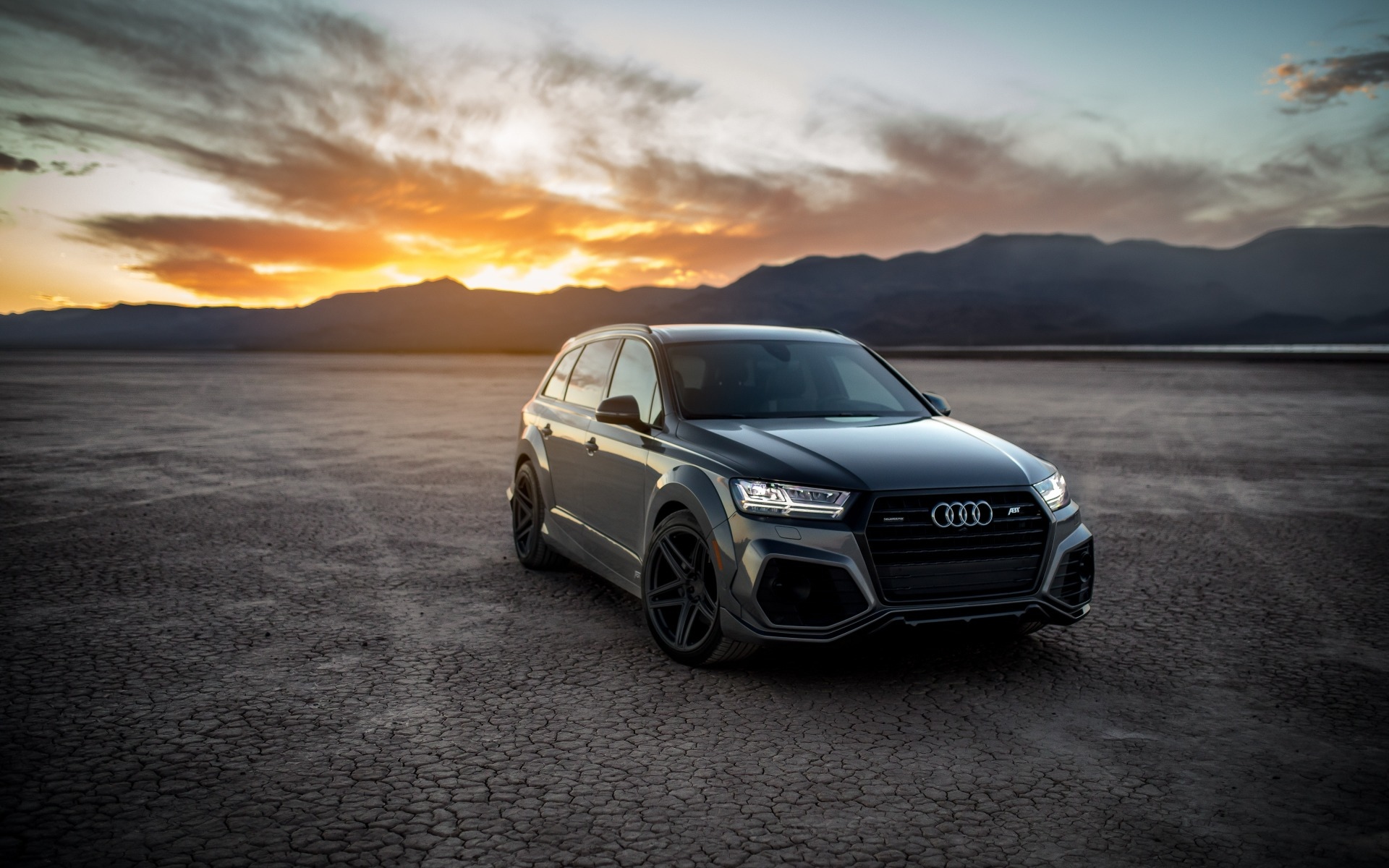 Audi q7 lelyak