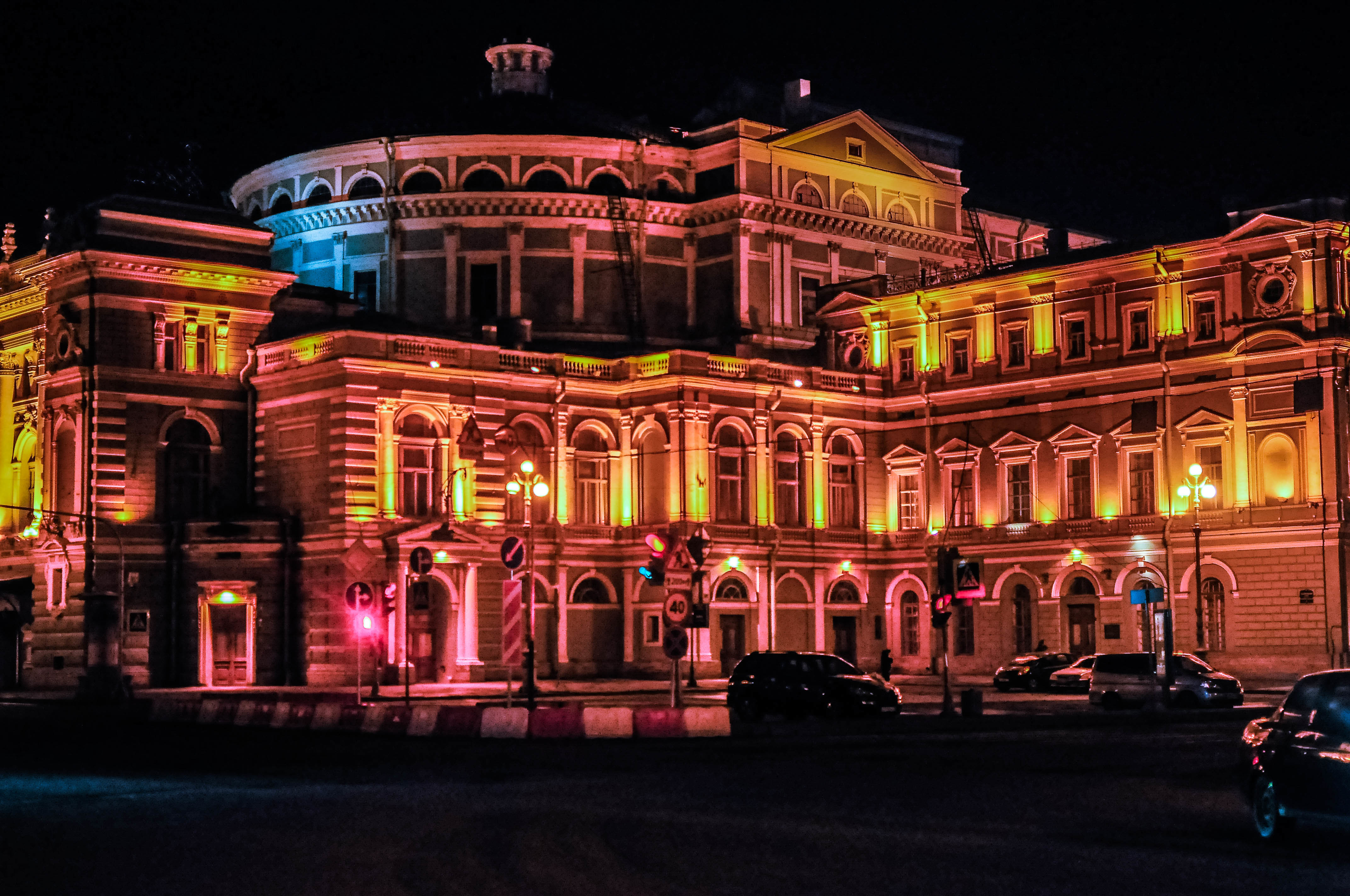 Здания театров спб