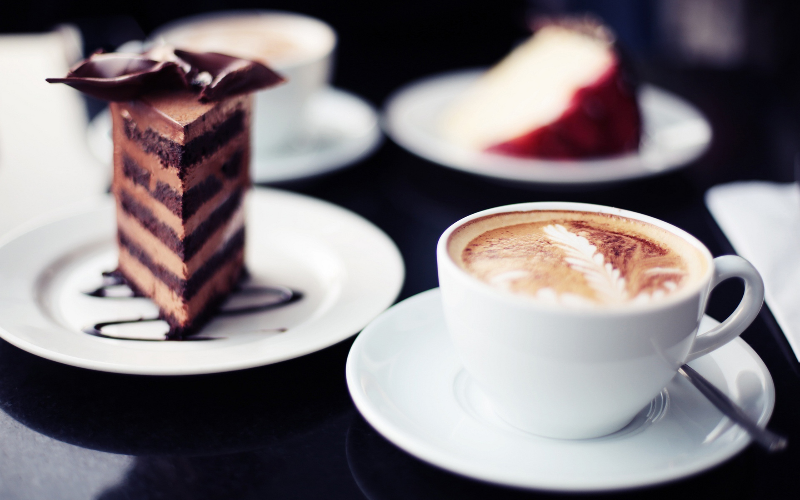 Cafe cup. Кофе и десерт. Красивый кофе. Кофе и пирожное. Красивые пирожные и кофе.