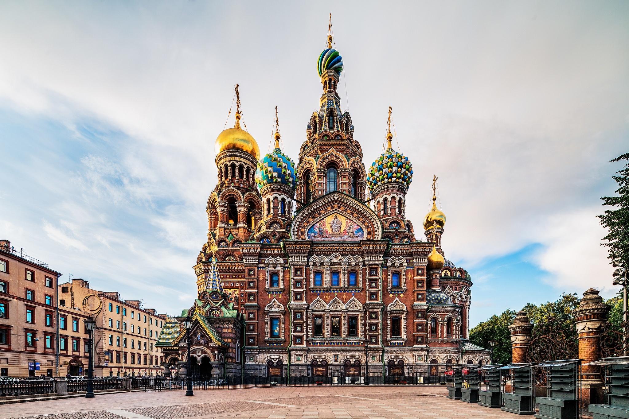 Спас на крови санкт петербург. Храм Спаса-на-крови Санкт-Петербург. Храм Воскресения Христова в Санкт-Петербурге. Храм спа́са на крови́ в Санкт-Петербурге. Собор Воскресения Христова («спас-на-крови») в Санкт-Петербурге.