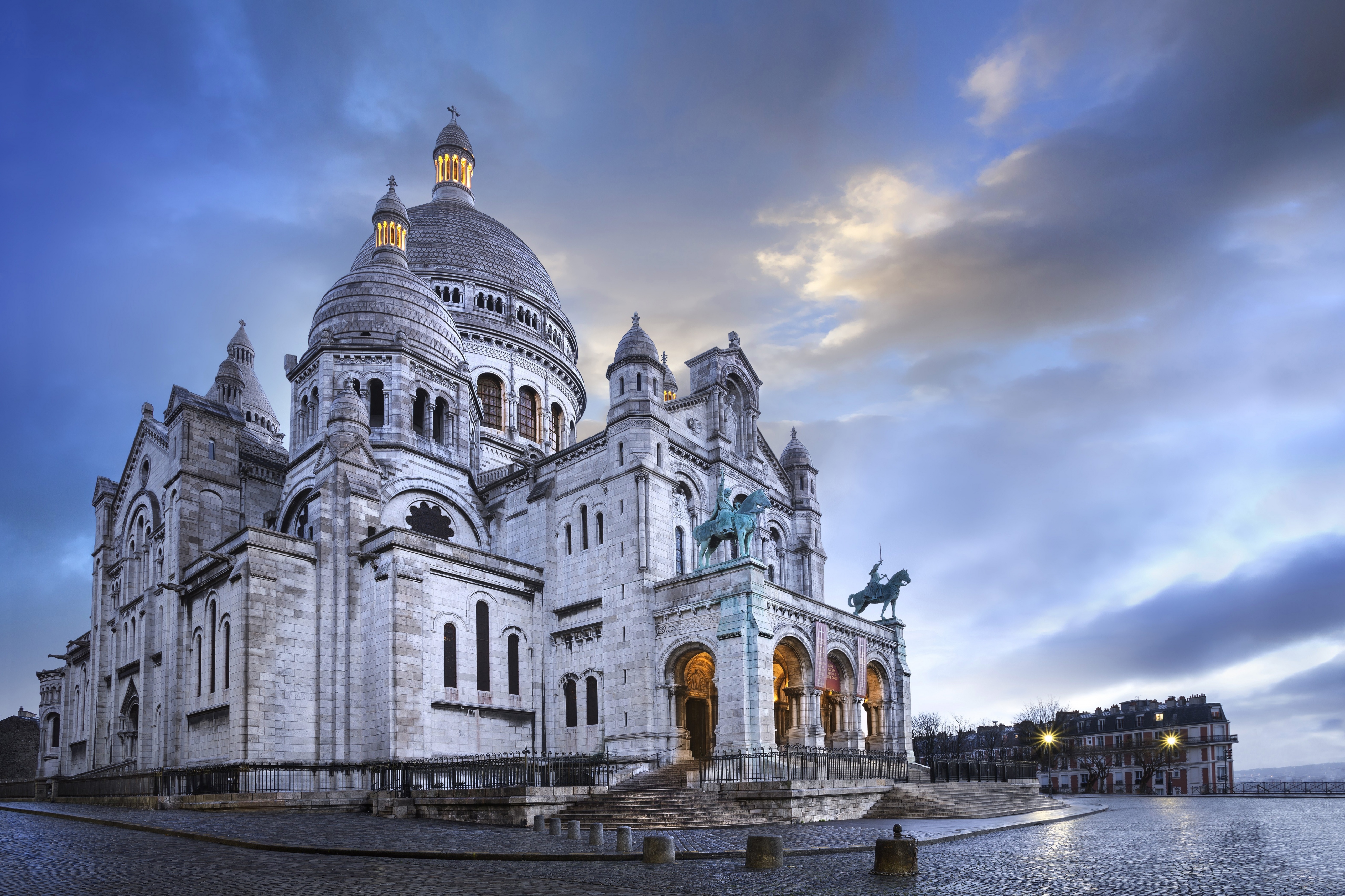 Православные храмы европы. Сакре-кёр в Париже. Париж базилика Сакре кер. Базилика Сакре-кёр (Брюссель). Монмартр.