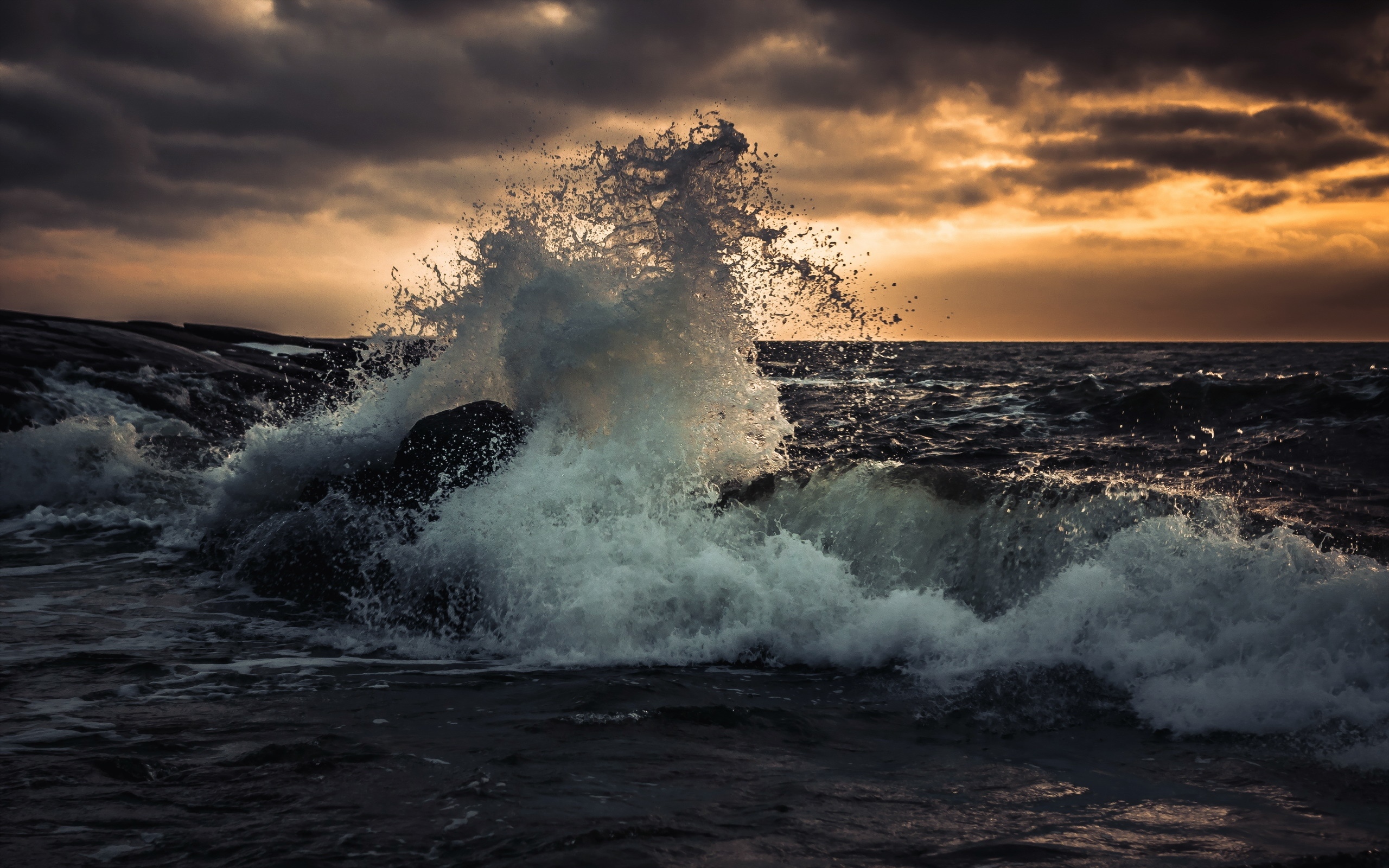 Природа шторма. Атлантический океан шторм волны. «Шторм на черном море». Ацвазовский. Каспийское море шторм.