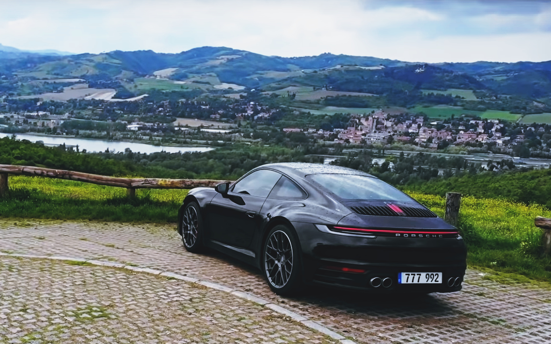 Porsche 911 Carrera 4s Black
