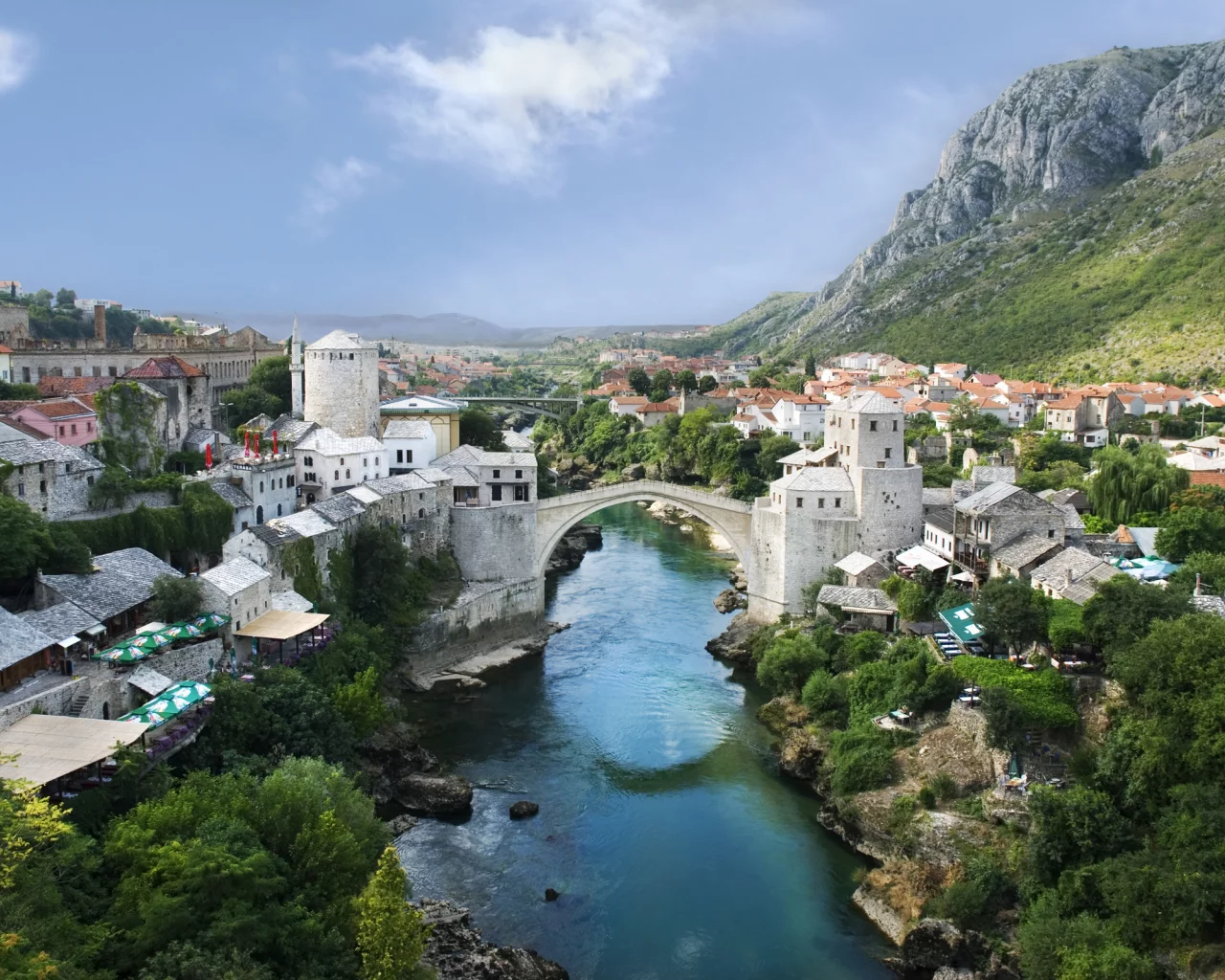 гора, город, река