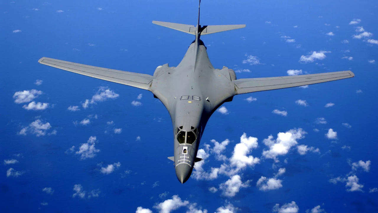 вода, B-1B, ракетоносец
