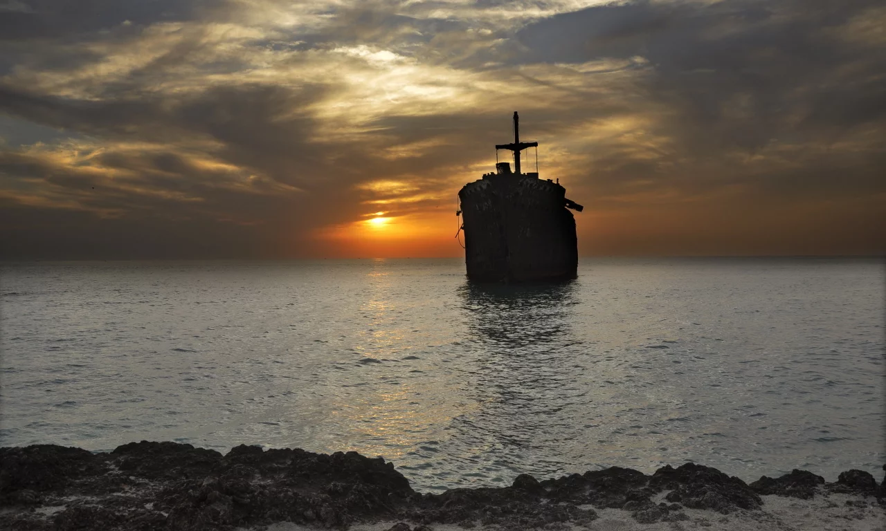 море, корабль, закат