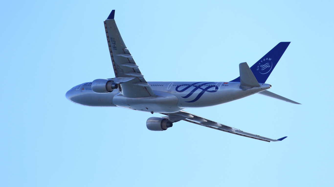 Airbus, A330, полёт, облака