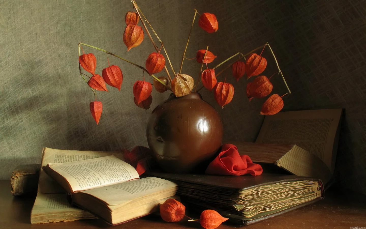 цветы, книги, натюрморт, ваза