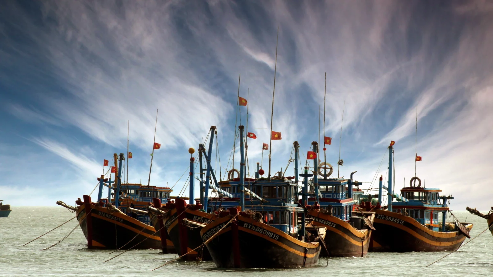 море, лодки, небо