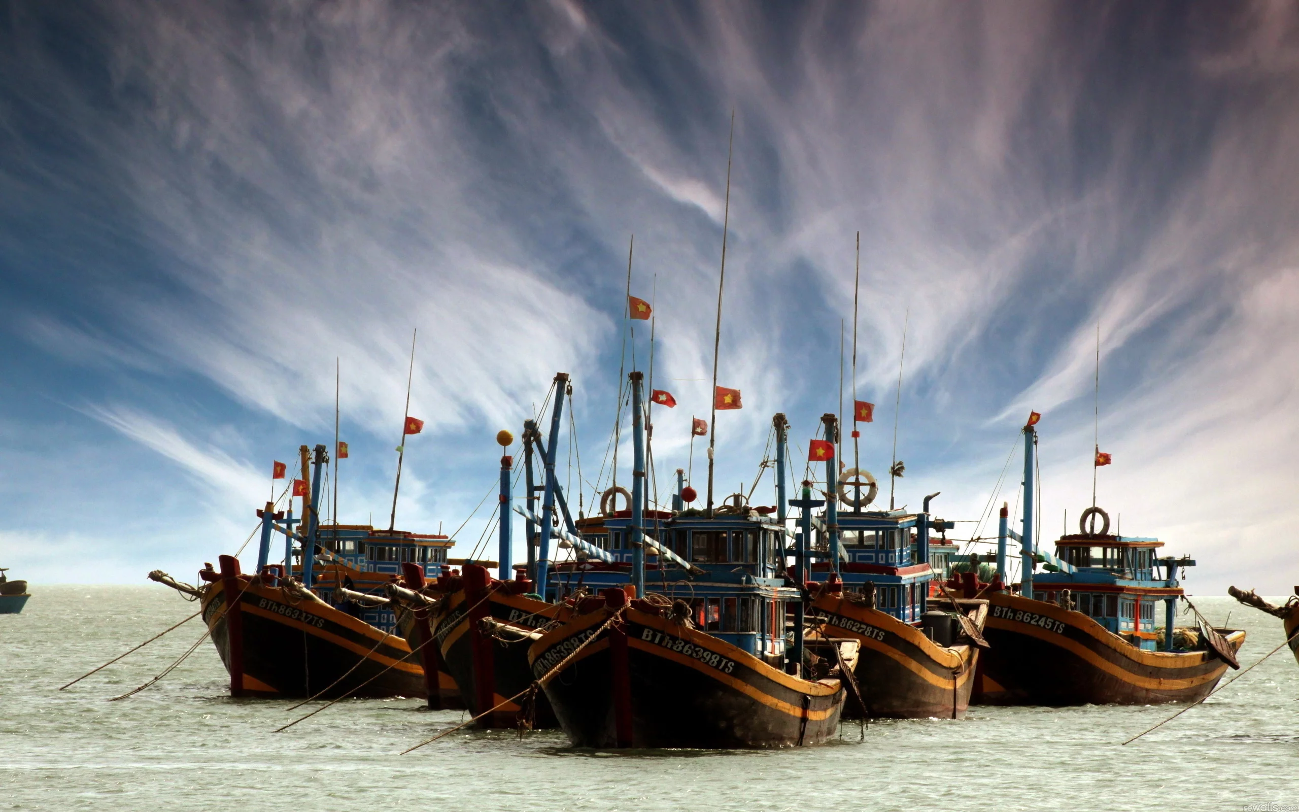 море, лодки, небо