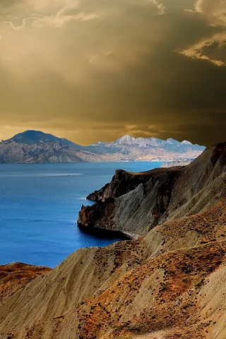 горы, море, небо