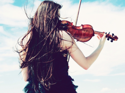 небо, платье, ветер, скрипка, девушка, облака, волосы
