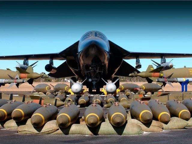 самолёт, оружие, бомбардировщик, F-111, бомбы