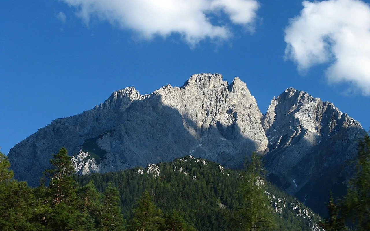 скалы, лето