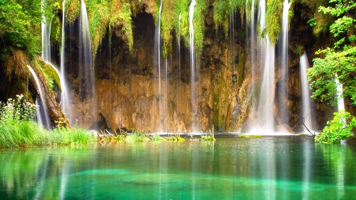 Водопад, вода