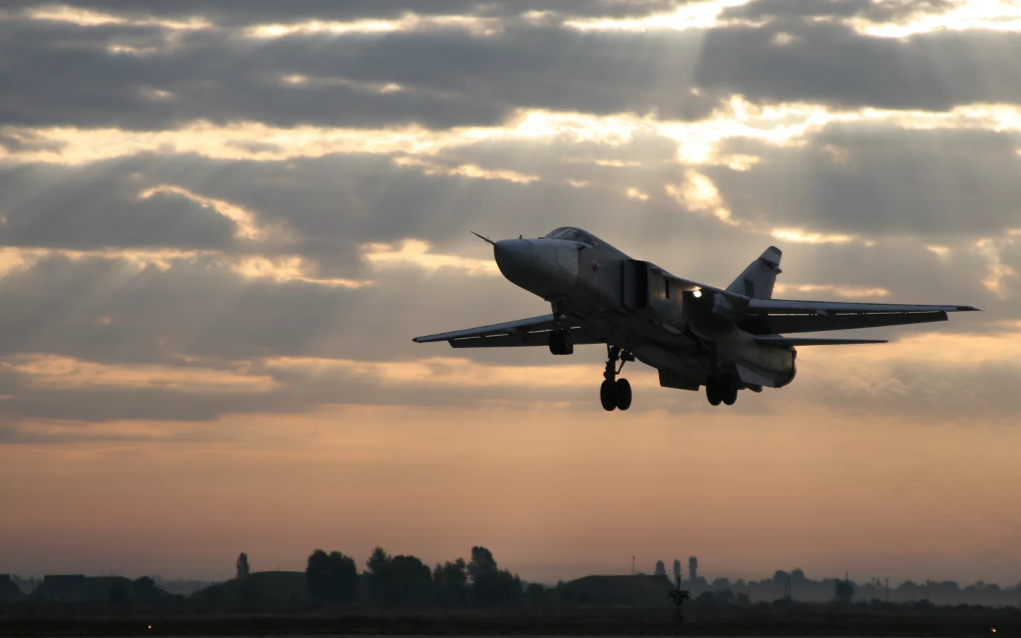 СУ-24М, бомбардировщик, взлет по ночному, самолет