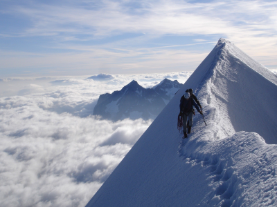 облака, горы, люди, альпинисты