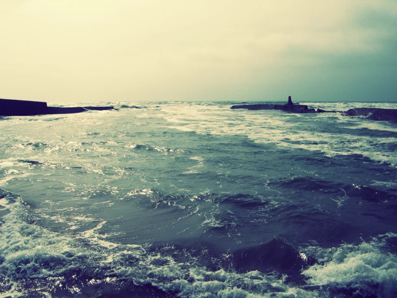 море, волны, силуэты