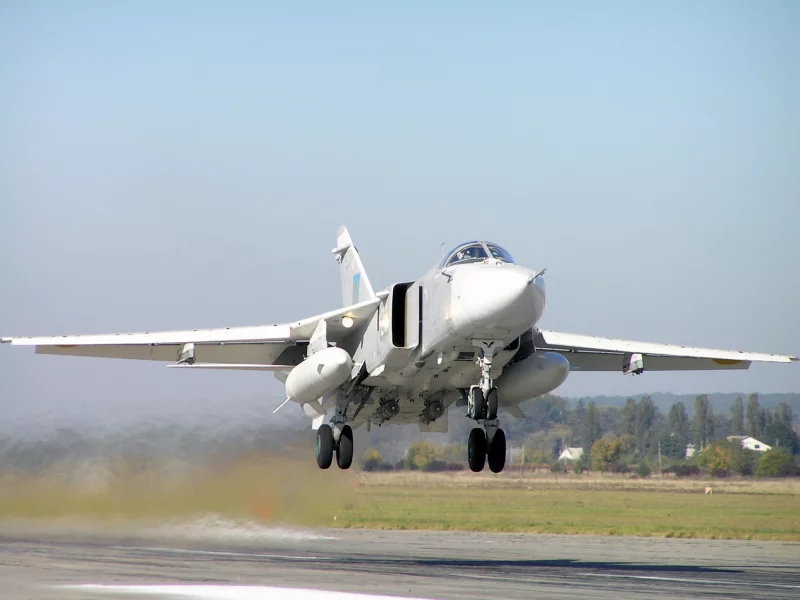 самолет, СУ-24М, вылет на бомбометание, бомбардировщик
