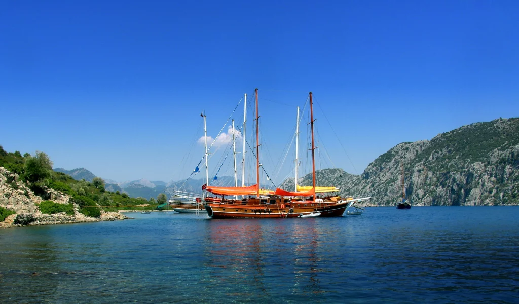яхта, море