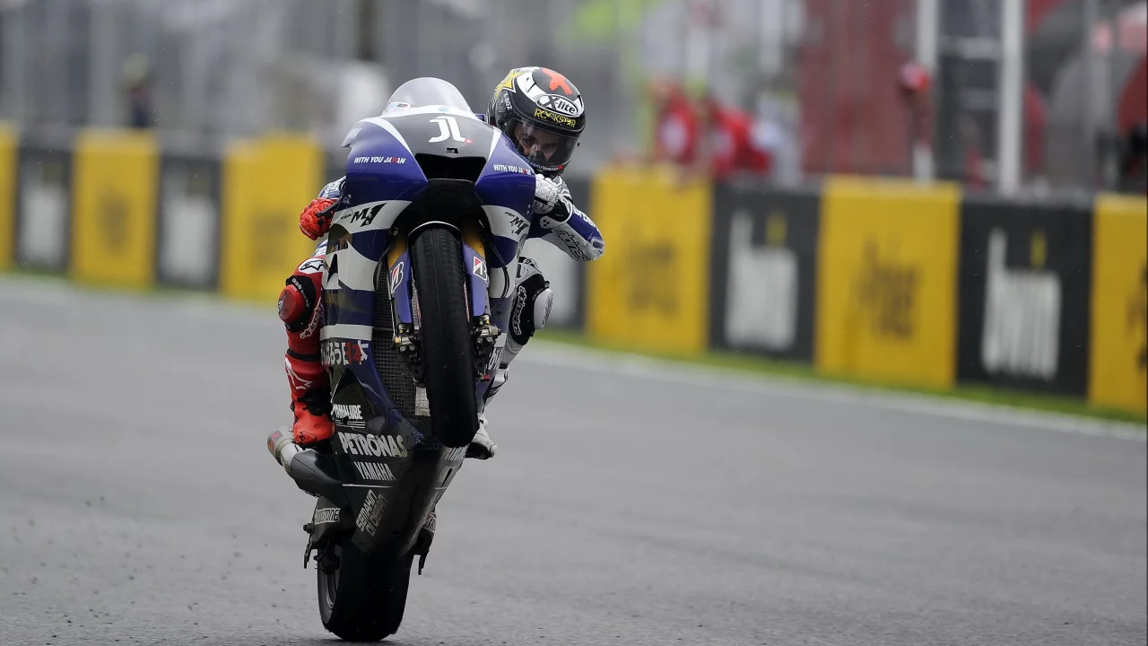 авто, motogp, M1, lorenzo, yamaha, машины, автомобили