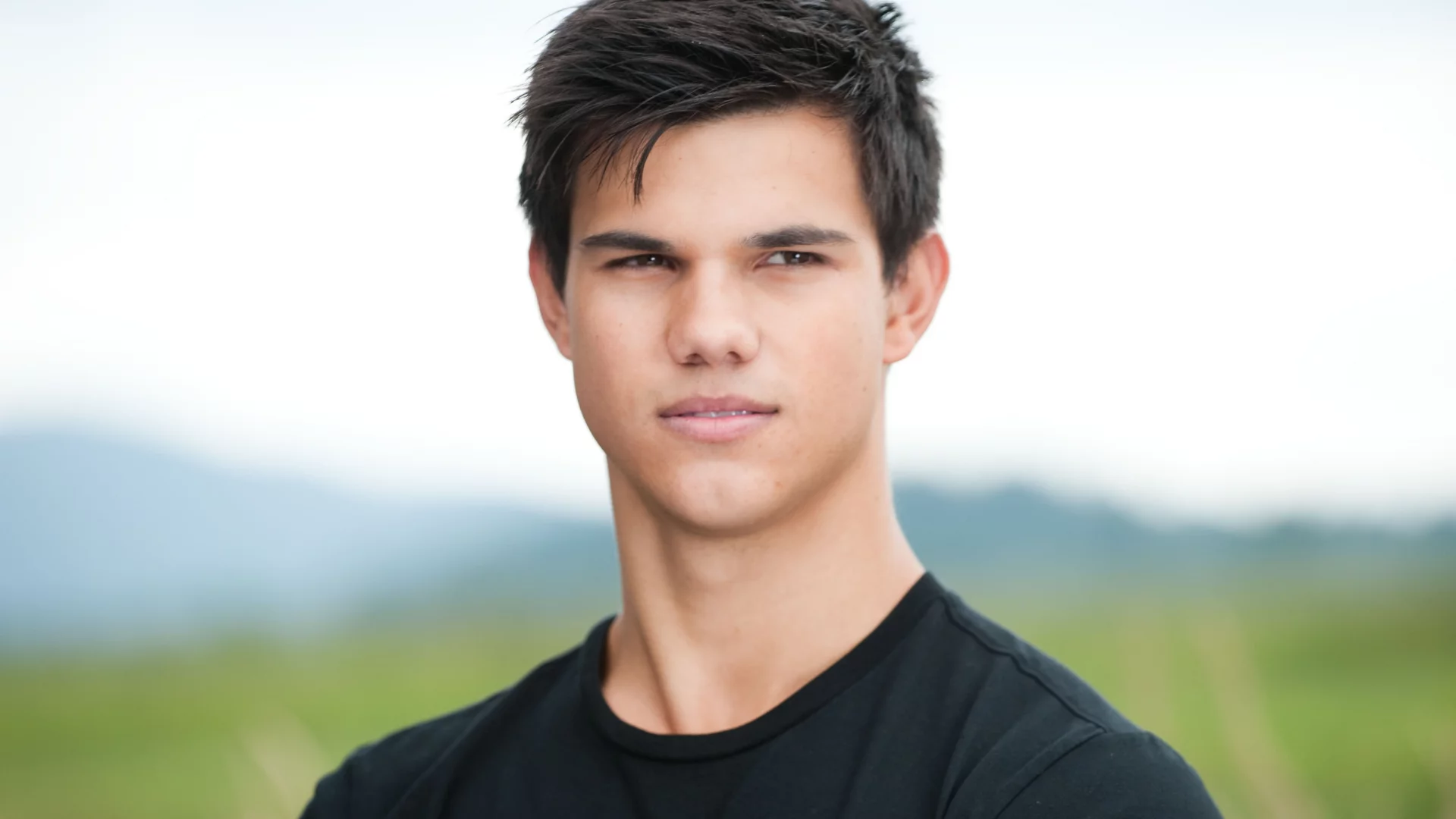 актер, тейлор лотнер