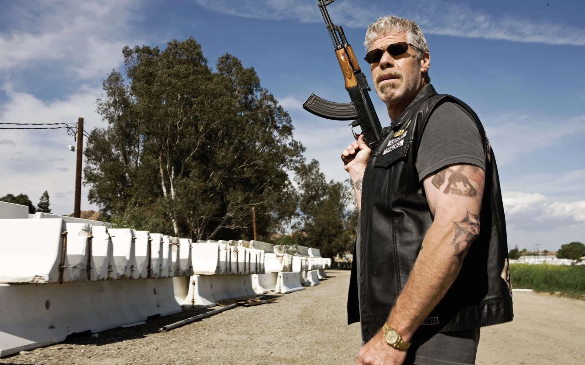 рон перлман, сериал, мотоцикл, ron perlman, байкер, sons of anarchy, калашников