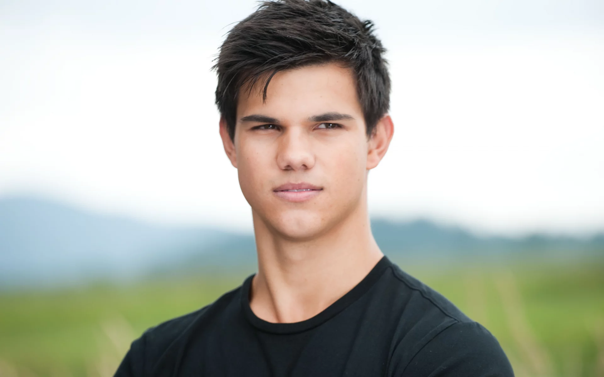 актер, тейлор лотнер