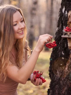 девушки, Береза, красивая, Рябина, Скворечник, Девушка, девушка