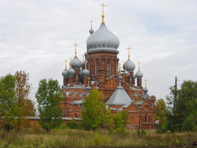 собор, деревья