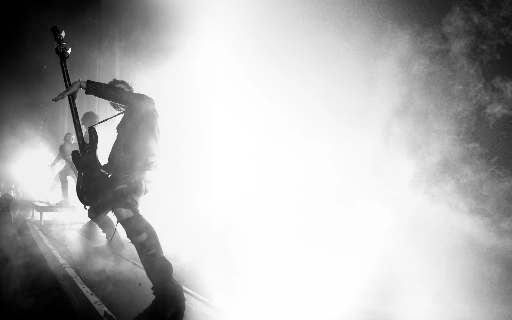 Asking Alexandria, smoke, Foggy, bass, дым, asking alexandria, туман, AskingAlexandria, туманный, fog, concert, guitars, бас, дымный, концерт, smokey, гитара