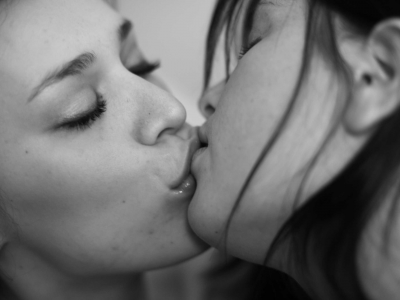 kissing, целующий
