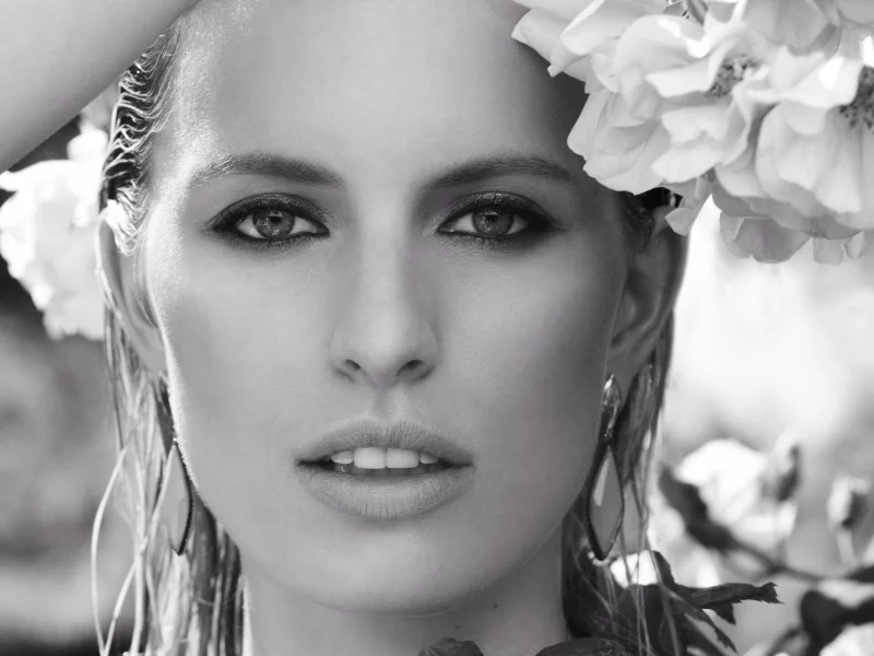flowers, models, close-up, lips, , women, blondes, eyes, monochrome, glamour, Karolina Kurkova