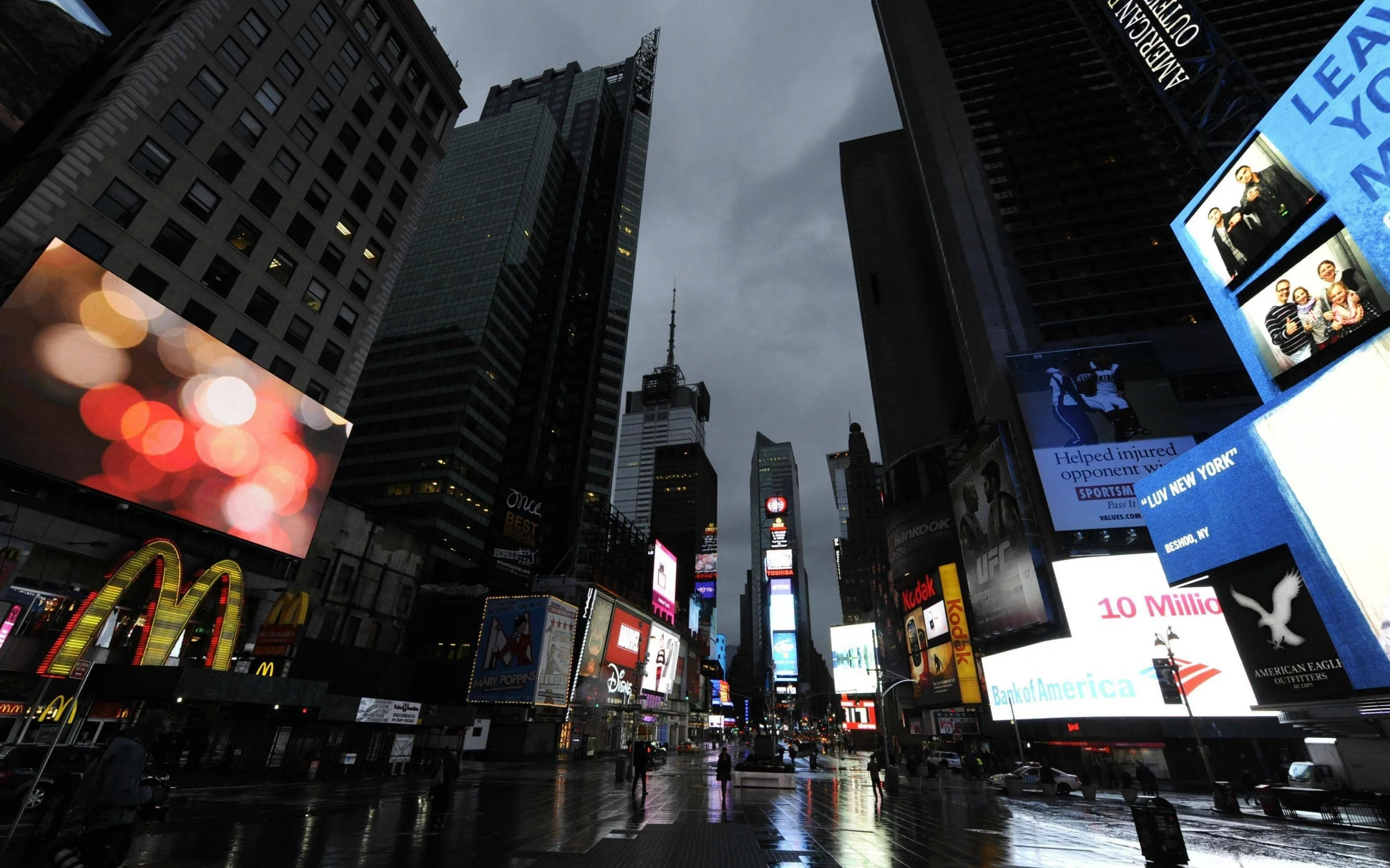 New york, sandy, times square, ураган, тучи, небоскрёбы