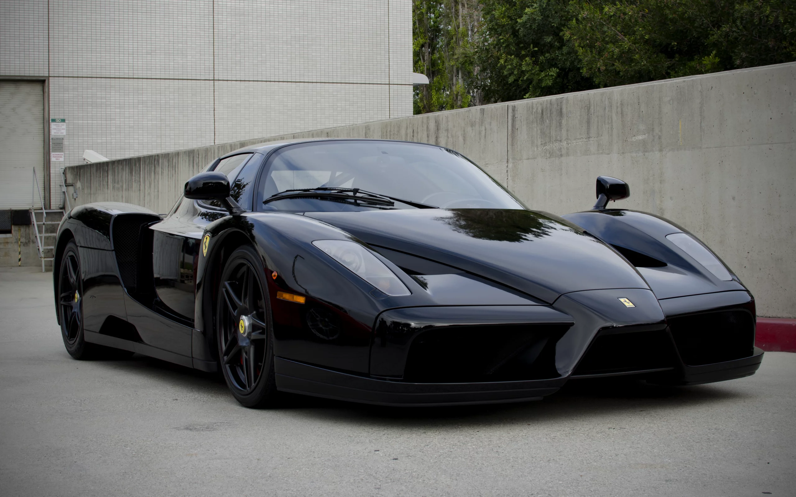 энцо, вид спереди, black, Ferrari, enzo, чёрный, феррари, здание