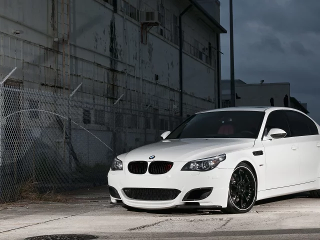 m5, e60, бмв, white, Bmw, забор, решётка, белый