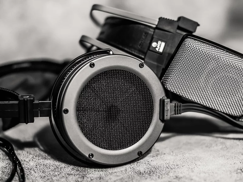 металл, music, натюрморт, StAX, AKG, черный и белый, still life, grayscale, Japan, Германии, headphones, музыка, stax, AKG Acoustics, K1000, monochrome, Наушники, монохромный, Япония, metal, Germany, black and white, оттенки серого