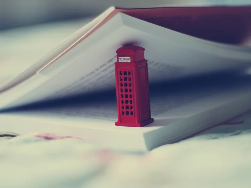 книга, Телефонная будка, макро
