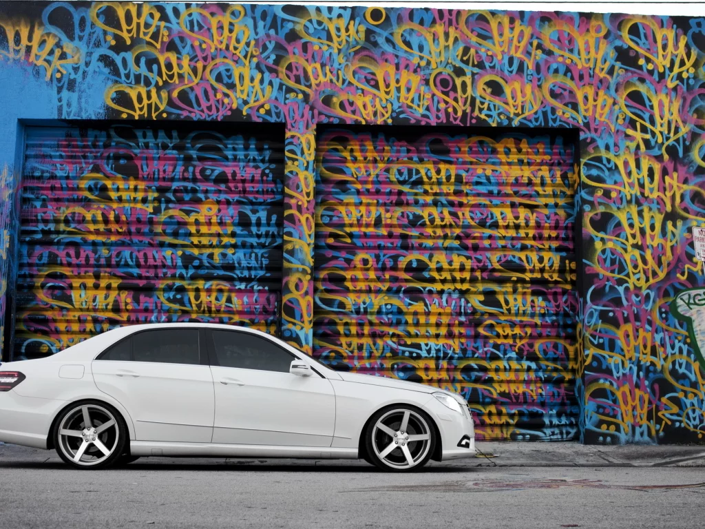 тюнинг, сбоку, граффити, белый, e class, Mercedes, тонировка