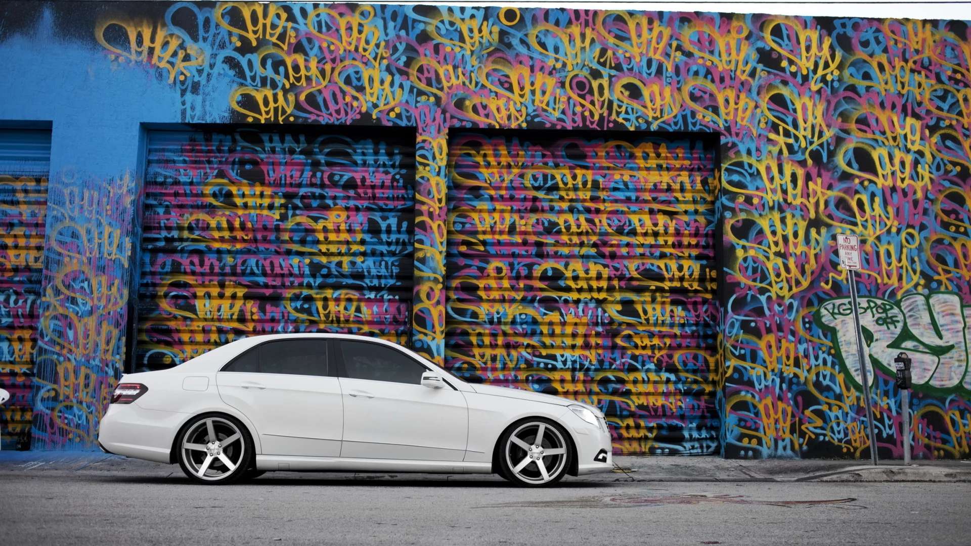 тюнинг, сбоку, граффити, белый, e class, Mercedes, тонировка