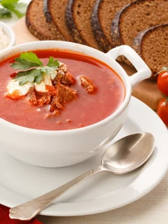сметана, мясо, ржаной, чеснок, хлеб, Борщ, черный